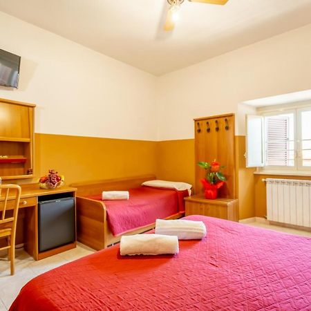 Booking Inn Rome Center Екстер'єр фото