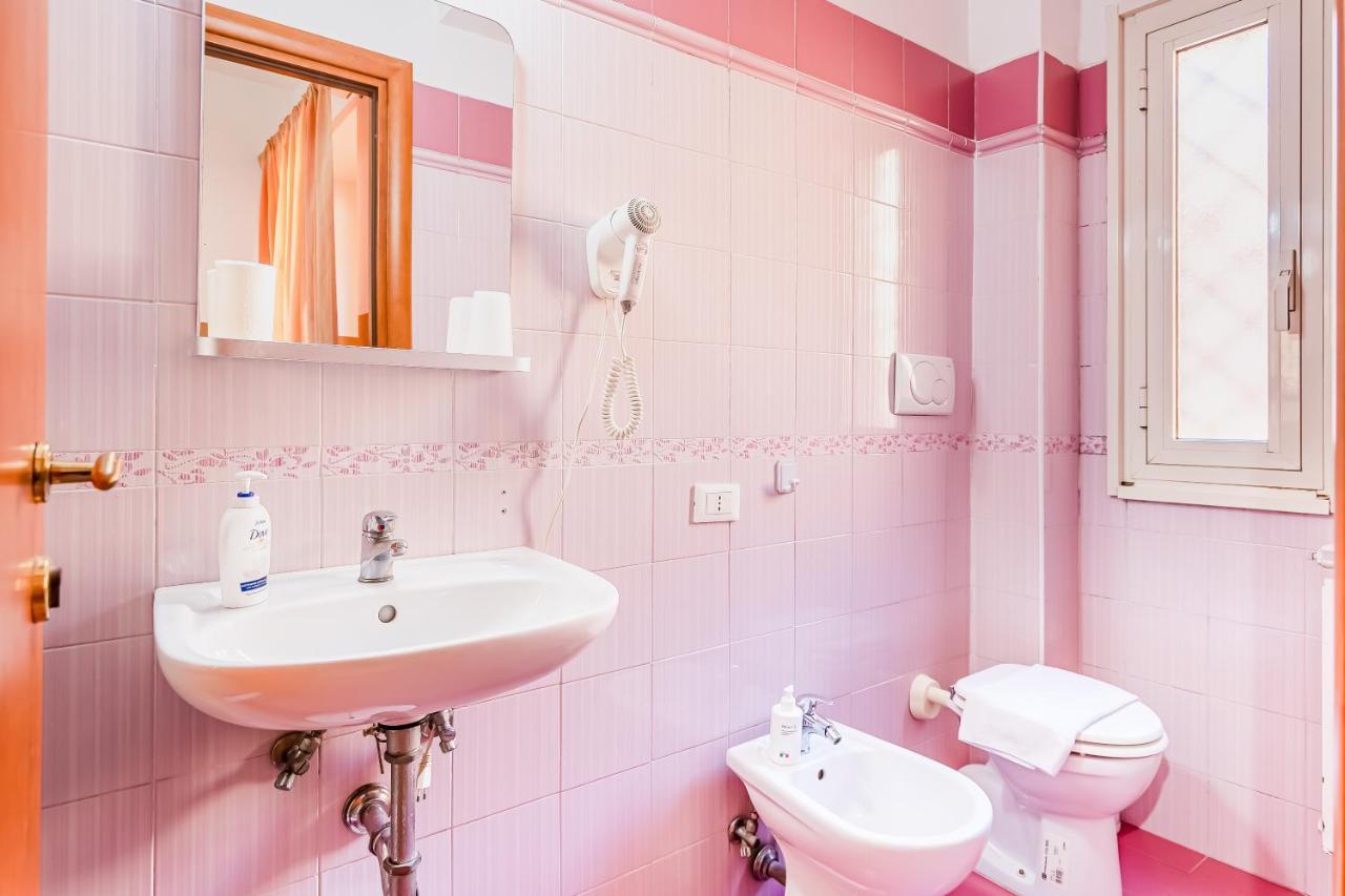 Booking Inn Rome Center Екстер'єр фото