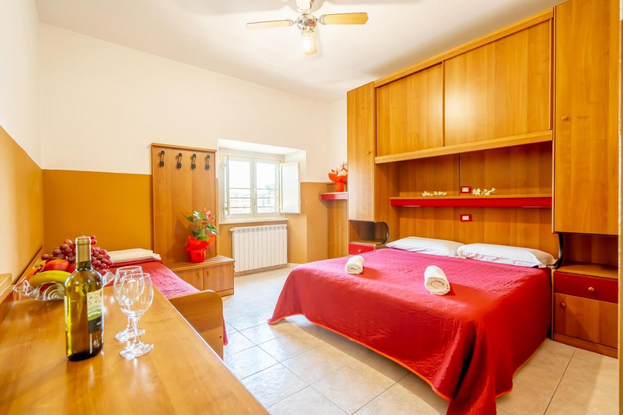 Booking Inn Rome Center Екстер'єр фото