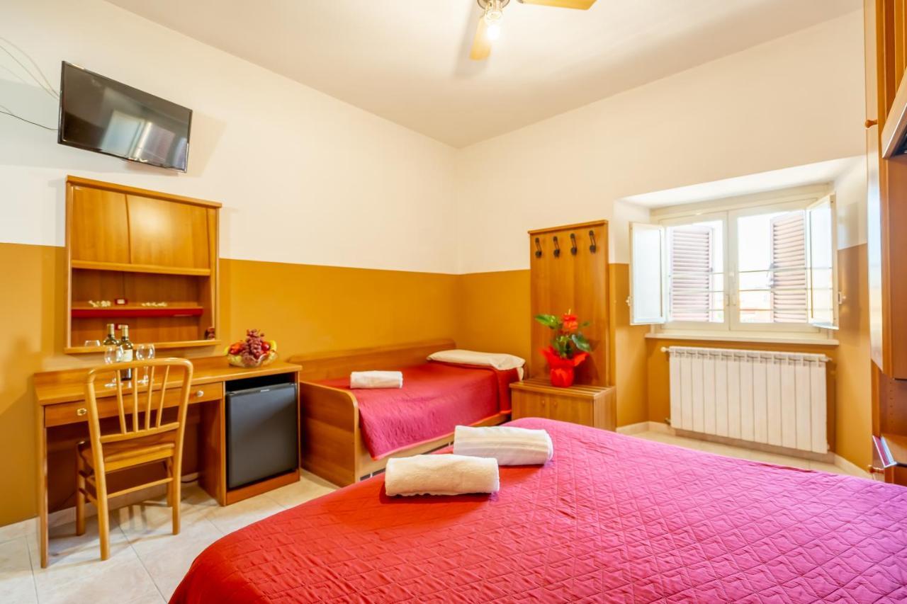 Booking Inn Rome Center Екстер'єр фото