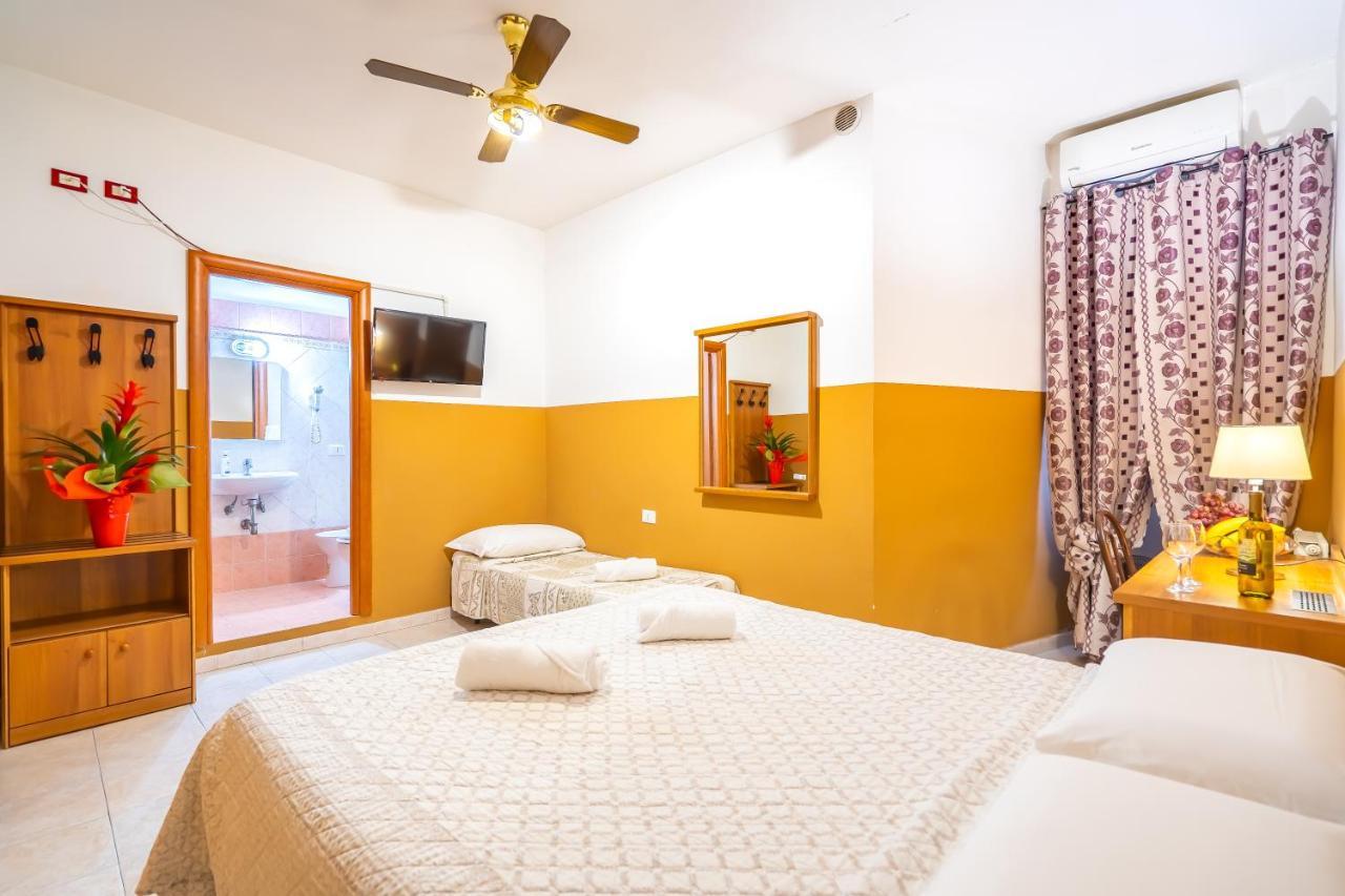 Booking Inn Rome Center Екстер'єр фото